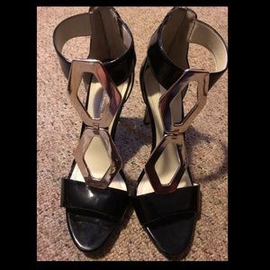 BCBG Black and gold heels size 7.5